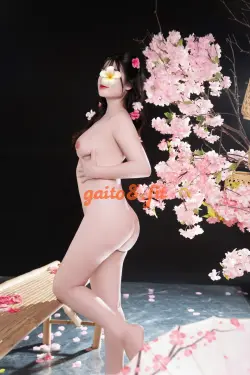 Tuyết Nhi:HoT ,HÀNG SIÊU NGON, DA TRẮNG , DÁNG XINH BÚ LIẾM CỰC PHÊ
